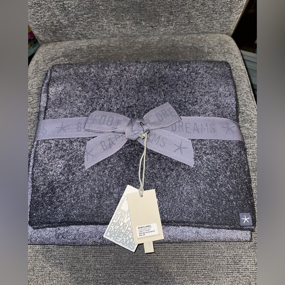 Barefoot Dreams Accessories - 🆕 Barefoot Dreams Cozy Chic Confetti Scarf